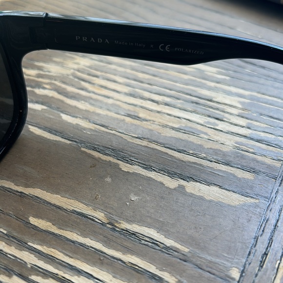 PRADA SS21 SUNGLASSES - Picture 3 of 3